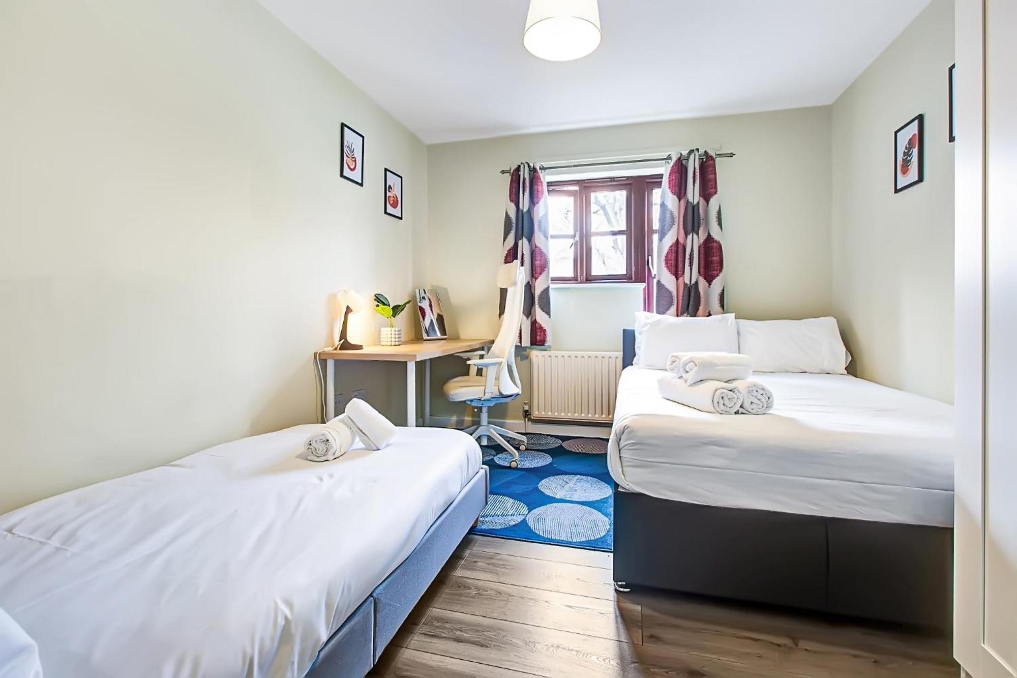Spacious & Modern 2 Bed Sleeps 5 In Walthamstow London Exterior photo